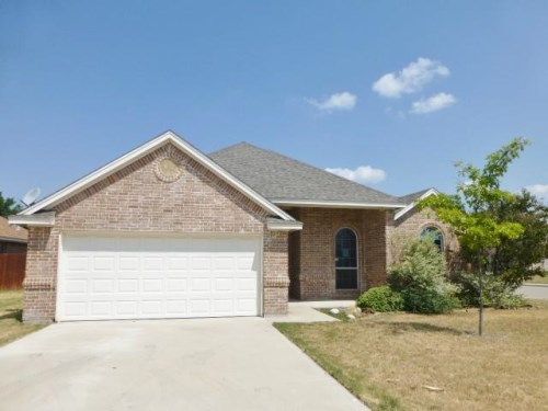 393 Lockwood Ln, Weatherford, TX 76087