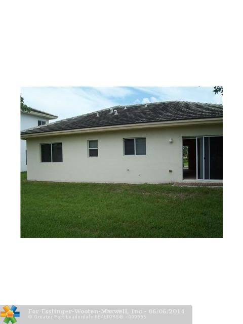 301 NW 17TH AVE, Pompano Beach, FL 33069