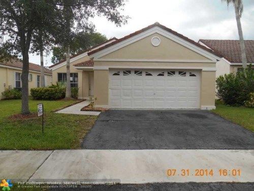 926 FALLING WATER RD, Fort Lauderdale, FL 33326