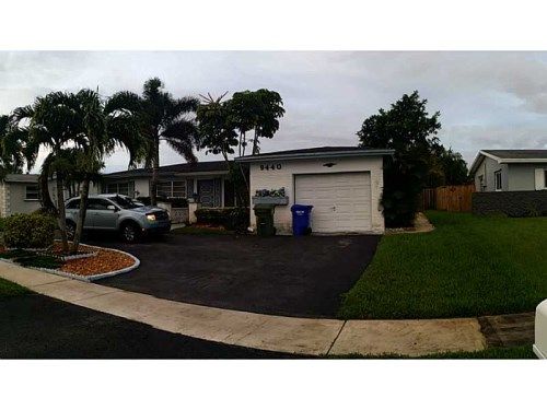 9440 NW 4 ST, Hollywood, FL 33024