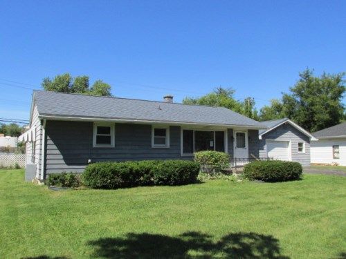722 S Cass Lake Rd, Waterford, MI 48328