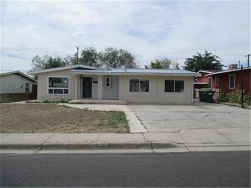 3205 N Dustin Ave, Farmington, NM 87401