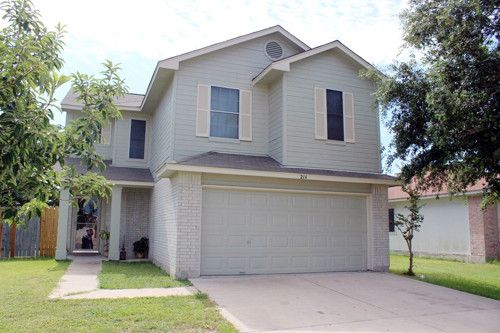 214 Summerside Ave, Lockhart, TX 78644