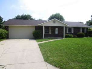 204 N Manngrove Ln, Muncie, IN 47303