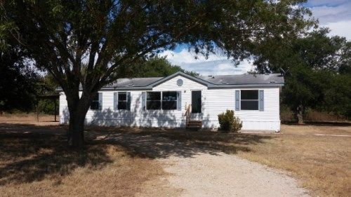 365 Hurst Ln, Seguin, TX 78155