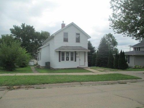 2613 N 2nd St, Clinton, IA 52732