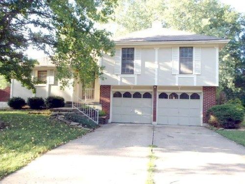 7500 E 132nd Ter, Grandview, MO 64030