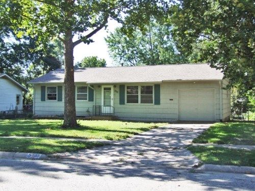 5301 SW 27th St, Topeka, KS 66614