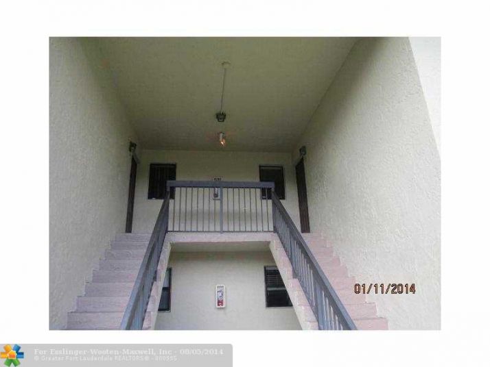 10024 WINDING LAKE RD # 204, Fort Lauderdale, FL 33351