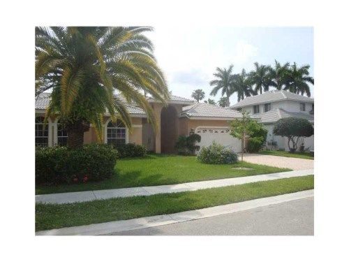 601 Cypress Pointe Dr, Hollywood, FL 33027