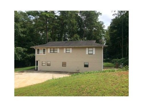 3353 E Shoreland Drive E, Buford, GA 30518