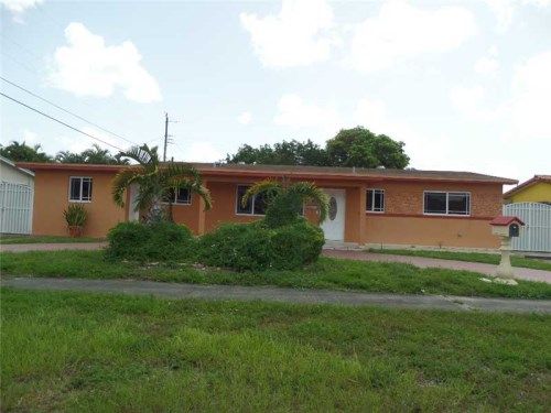 5471 W 10 LN, Hialeah, FL 33012