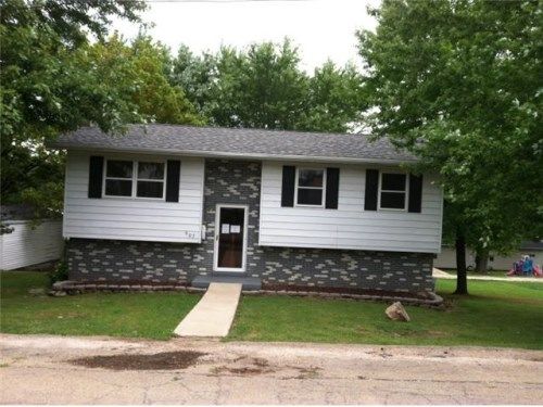 607 Coleman Ave, Potosi, MO 63664