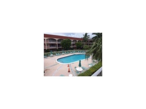 581 BLUE HERON DR # 103-B, Hallandale, FL 33009