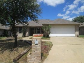 2007 Benjaman Dr, Sanger, TX 76266