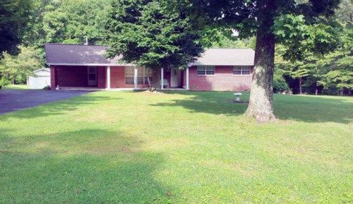 699 Cooper Lake Road, Oneida, TN 37841