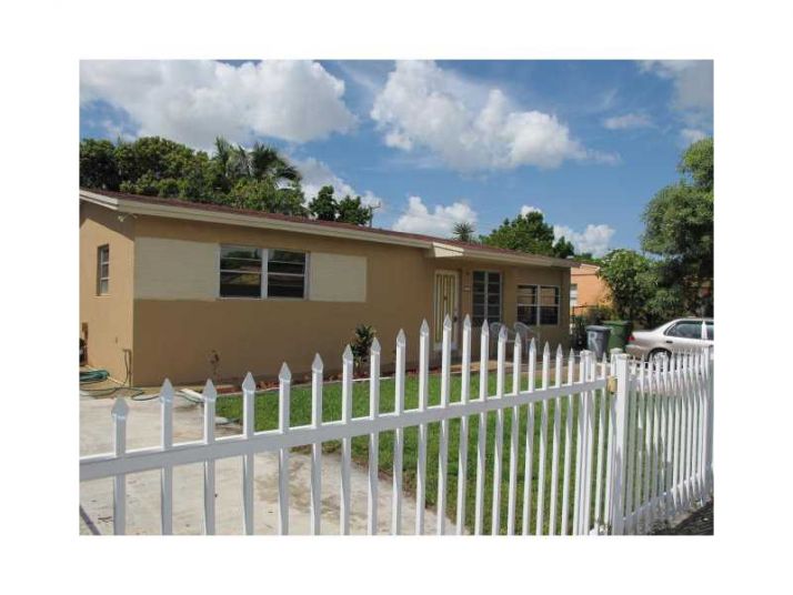 1230 W 34 ST, Hialeah, FL 33012