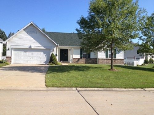 910 Monterra Dr, O Fallon, MO 63366