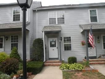 16 Hancock Ct, Flemington, NJ 08822