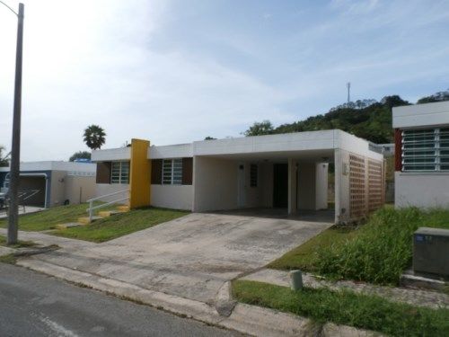 2e Areca St, Juncos, PR 00777