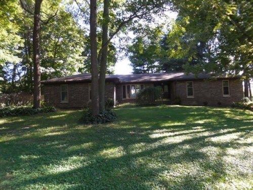 2125 Plantation Ln, Martinsville, IN 46151