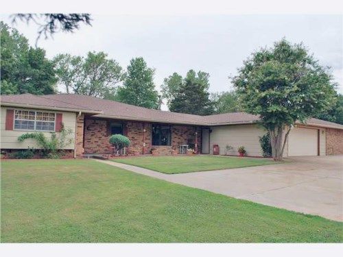 2101 E Cooksey Rd, Guthrie, OK 73044