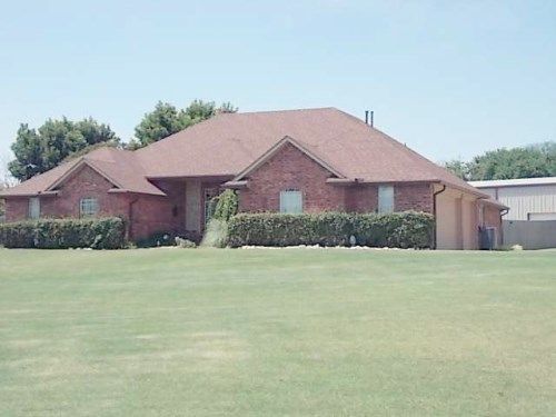 894 Oakley Dr, Blanchard, OK 73010