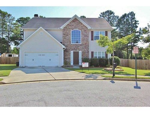 925 Lakeside Court, Loganville, GA 30052