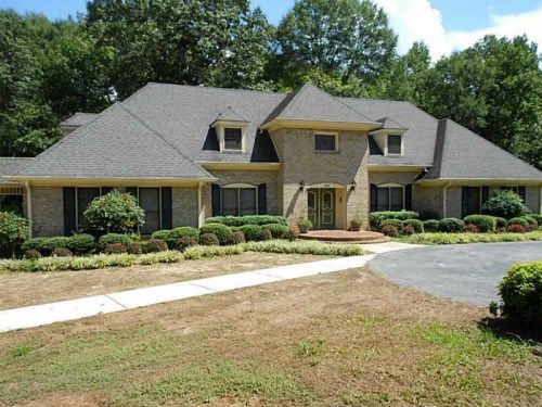 1176 Oleander Drive, Lilburn, GA 30047