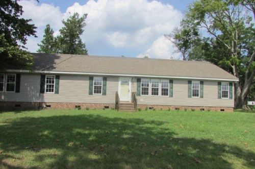 1401 E Green Springs Rd, Parkton, NC 28371