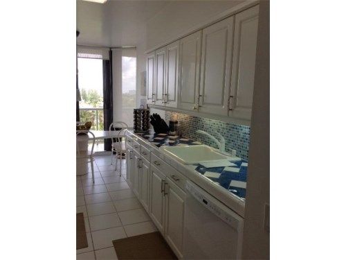 3640 Yacht Club Dr # 603, Miami, FL 33180