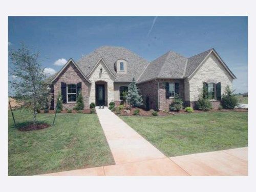 312 Land Run Ln, Yukon, OK 73099