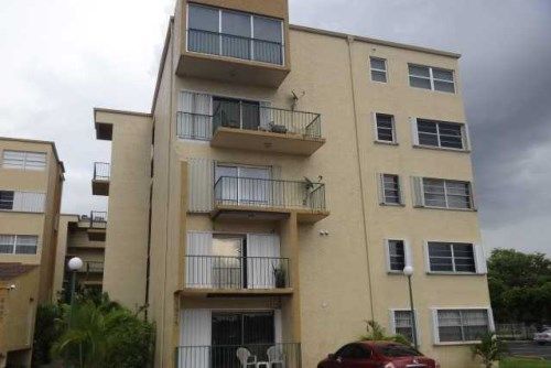 1975 W 44 PL # 402, Hialeah, FL 33012