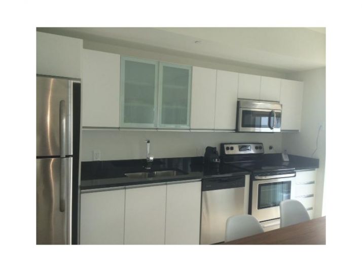 6551 COLLINS # B21, Miami Beach, FL 33141