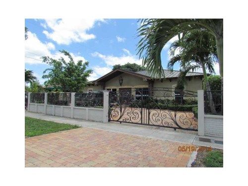 17401 NW 78 AV, Hialeah, FL 33015