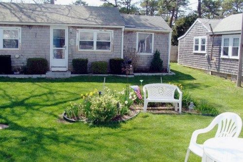 11 Pine St, Dennis Port, MA 02639