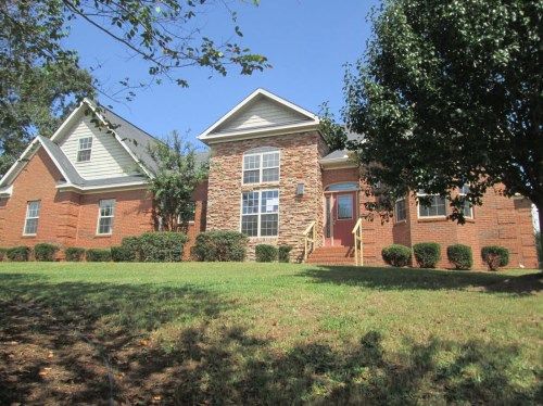 421 Southland Trl, Byron, GA 31008