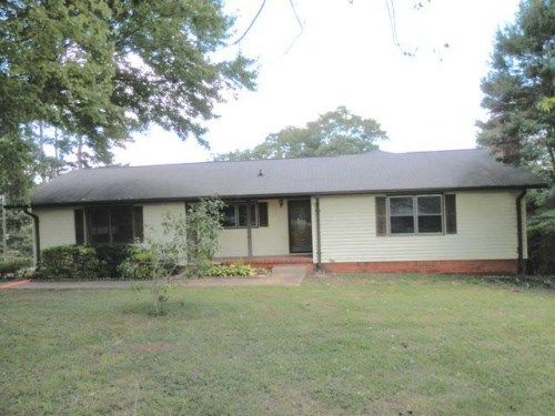 2818 Cascade Dr, Gainesville, GA 30504