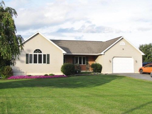 4039 E NEWPORT ROAD, Kinzers, PA 17535