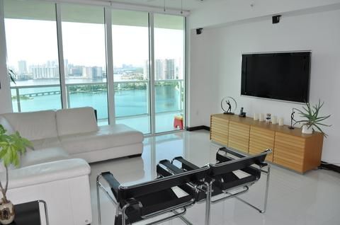 3330 NE 190 ST # 2315, Miami, FL 33180