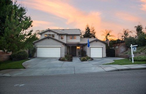 7664 Paseo Largo, Highland, CA 92346