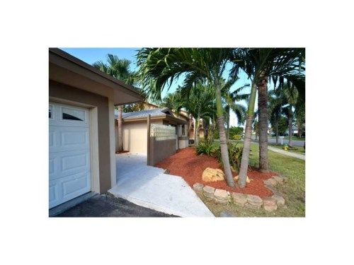 219 SE 8TH ST, Dania, FL 33004