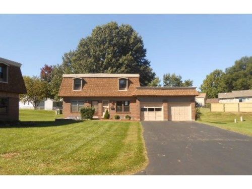 2359 Charlemagne Dr, Maryland Heights, MO 63043