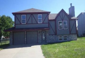 207 Breezeway Ln, Pleasant Hill, MO 64080