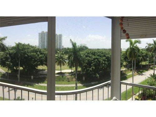 400 DIPLOMAT PW # 609, Hallandale, FL 33009