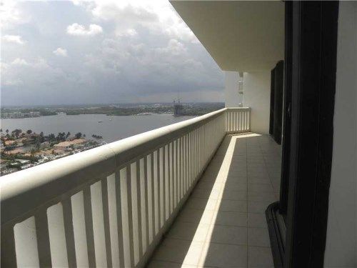 2000 ISLAND BL # 2103, North Miami Beach, FL 33160