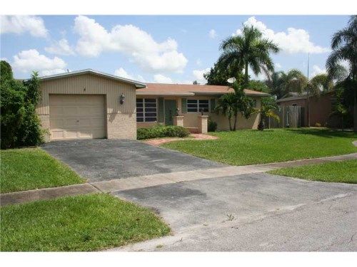 8631 NW 18 ST, Hollywood, FL 33024