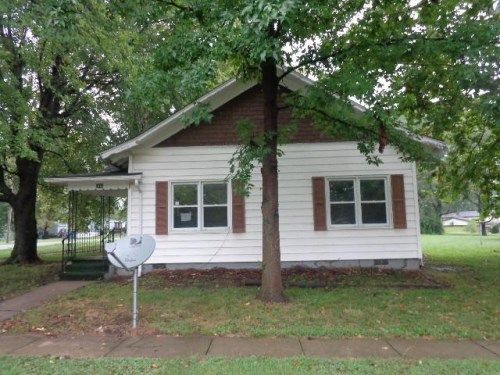 300 E Central Ave, Gilliam, MO 65330