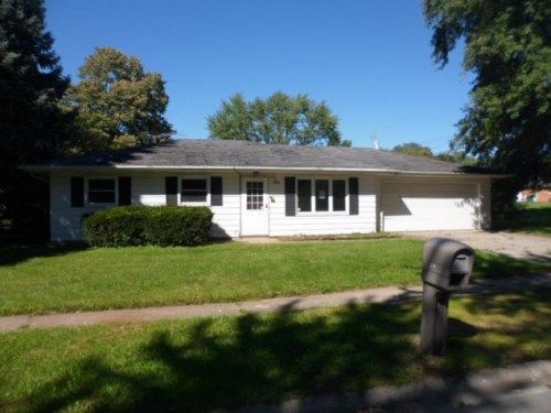 614 West 70th Place, Merrillville, IN 46410