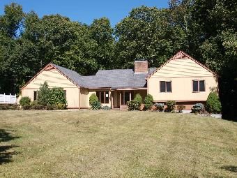 61 Coachman Pike, Ledyard, CT 06339